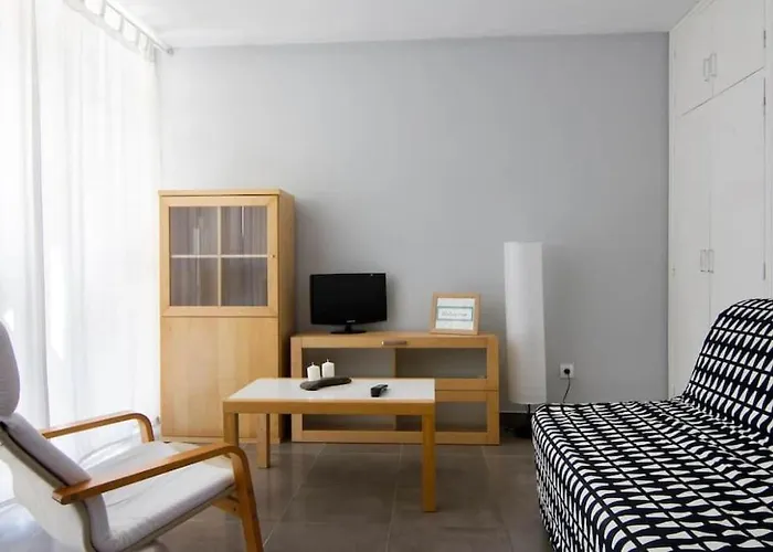 Cute Tiny Flat Near The Beach And City Center