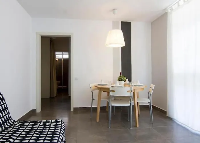 Cute Tiny Flat Near The Beach And City Center