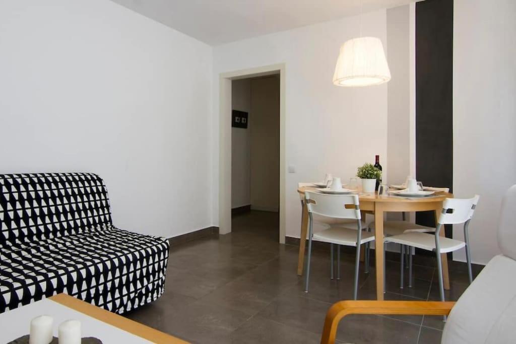 Cute Tiny Flat Near The And Center Apartment Tossa de Mar