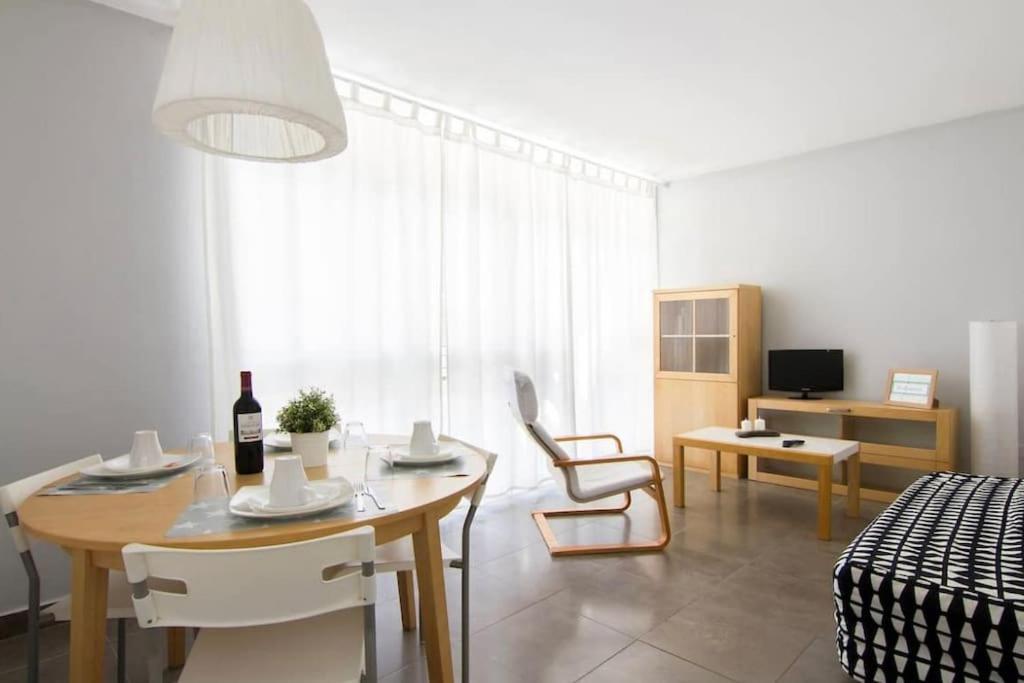 Cute Tiny Flat Near The And Center Apartment *