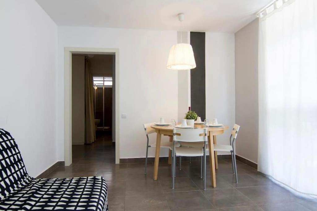 Cute Tiny Flat Near The And Center Apartment *